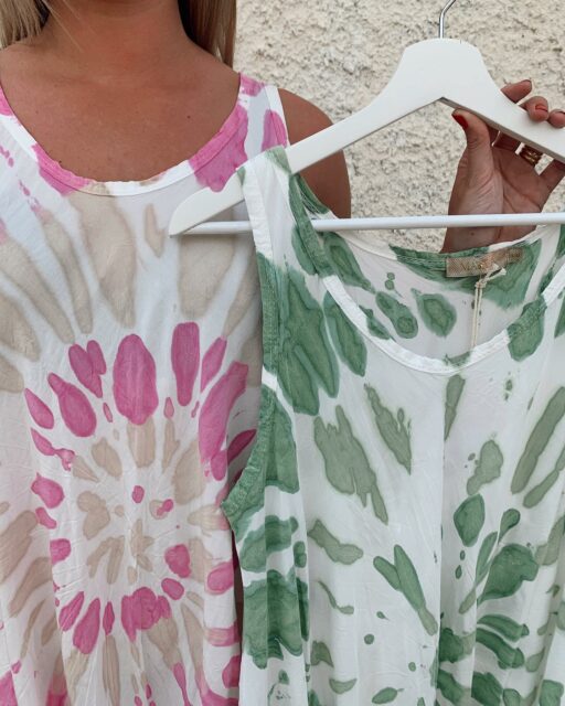 Nyhet från @martaduchateau 🌿
Ärmlös klänning i två härliga färger💫
Pris: 450:-
#linneklänning #färg #grön #rosa #klänning #presentshopenkinnarp