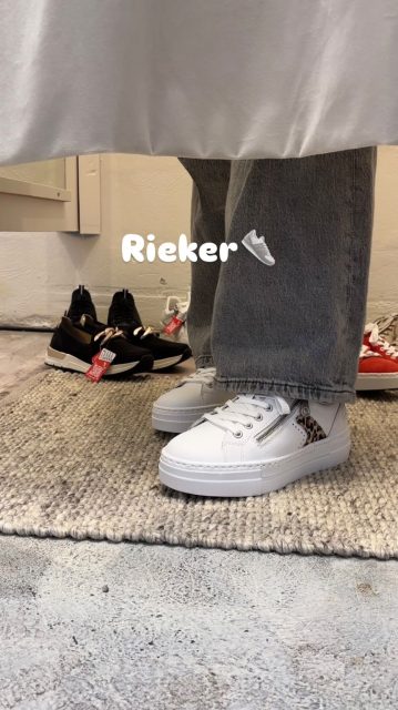 🎶Känns som handen i handsken, att strosa runt i ett par sköna Rieker-skor🎶

Här kommer lite vårnyheter från Rieker👟🌼✨ Snygga skor som också är väldigt sköna och snälla mot foten❣️

Priser ser ni i videon👆🏼

#skoshopenkinnarp