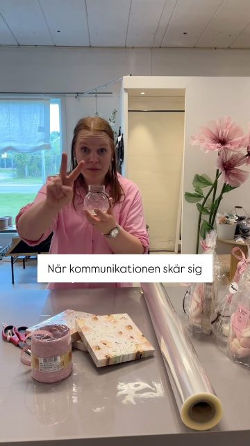 Idag har butiken stängt men vi önskar er en fin nationaldag🇸🇪
Vi ses imorgon istället 10-13✨

Såhär kan det se ut när man tolkar tecken lite olika🫣 Men till slut faller poletten alltid ner🥳

#presentshopenkinnarp #skoshopenkinnarp