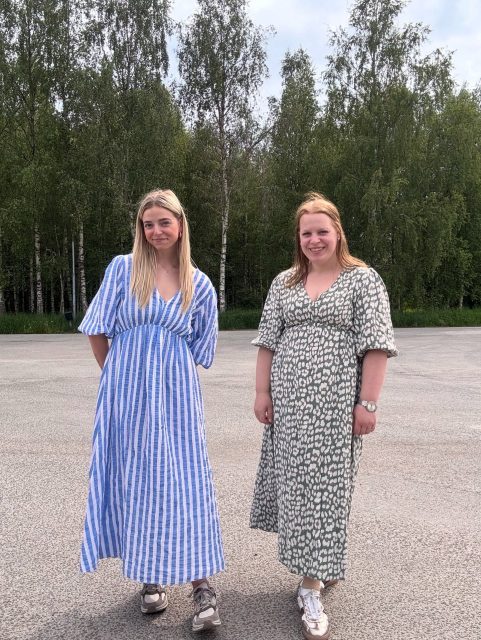 SUNMERDRESS från @jorlevikaf i mjuk bomull passar både till festen men även till stranden 😎☀️

575kr

Du hittar den både i butik och webbshop 🛍️

#presentshopenkinnarp #jörlevik #damkläder #klänning #sommarklänning #webbshop
