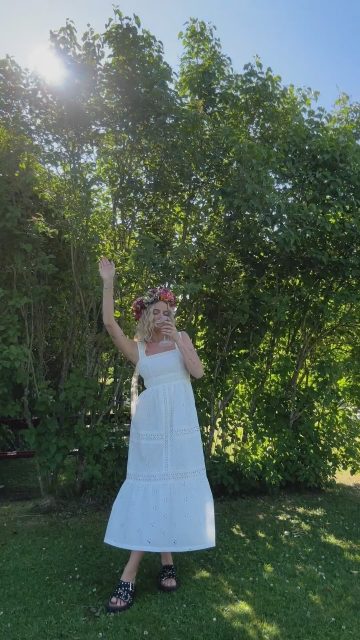 Glad midsommar alla våra fina följare och vänner💗💓🌸
Hoppas ni får en fantastiskt härlig och solig midsommarhelg✨

#presentshopenkinnarp #skoshopenkinnarp