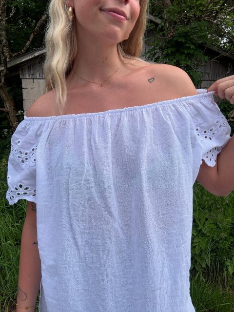 Wow!! Denna snygga topp från Marta packades precis upp❣️

Tunn och go i materialet! Det är resår upptill så att man kan välja att ha den off-shoulder om man vill det🥳

Storlek: One Size
Pris: 350kr

#presentshopenkinnarp