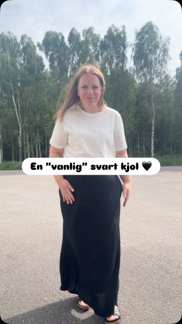 En ”vanlig” svart kjol - det är inte alltid så lätt att hitta men vi skulle säga att här är den 👆🏻😎

Mjuk, lagom flowig, fickor och resår i midjan 👌🏻

Blir din för 250 spänn - SÅ bra!!
Finns i storlek XS-XXL

Har en grön kompis! (Finns i storlek XS-L)

DALILA på webben 🔍 

#presentshopenkinnarp #jdy #jacquelinedeyong #svartkjol #kjol #webbshop