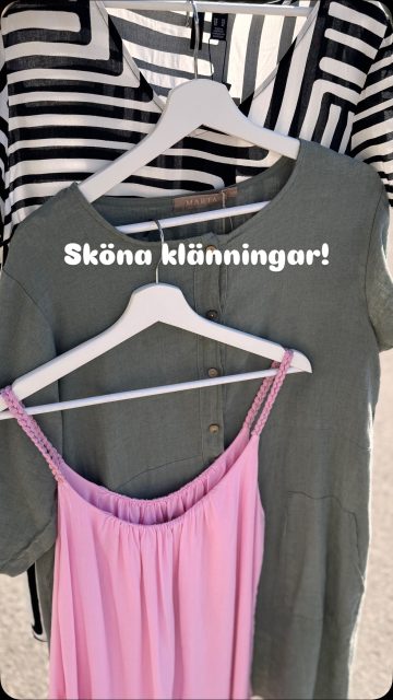 Hej på dig i värmen ☀️

Michaela visar 3 sköna klänningar i värmen, dom finns både i butik och webbshop 🛍️

Njut och kom ihåg en glass eller två i värmen 🍦

#presentshopenkinnarp #sommarklänningar #sommarklänning #klänning #martaduchateau #veromoda