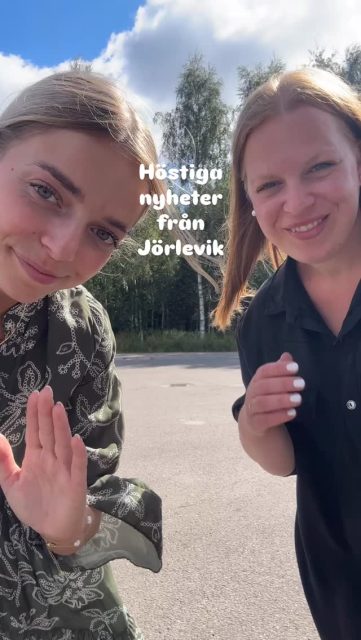 Höstiga nya plagg från Jörlevik🍁🧡
Klänningar, blusar och koftor - allt ser ni i videon ihop med priser✨

#presentshopenkinnarp #jörlevik #jörlevikofsweden