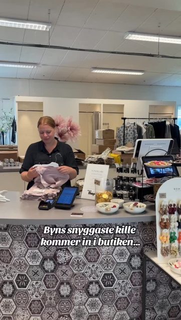 Byns snyggaste kille kom förbi 😉😍

Glad Fredag hörrni 🤗

#presentshopenkinnarp #skoshopenkinnarp