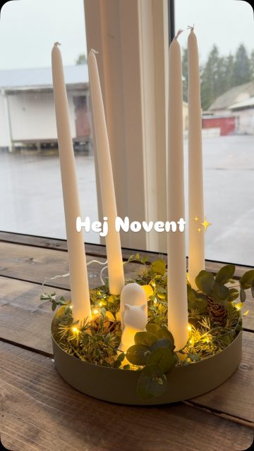 Häng med när Michaela gör ljusstaken Sund från @storefactory.se novent fin ✨🌿

Ljusstaken har magnetiska ljushållare som du enkelt kan flytta samt välja själv hur många ljus du vill ha i!

Ljusstake 499kr
Ljus 25kr/st
Girlang 85kr
Eucalyptus 25kr
Ljusslinga 50kr
Ekorre 99kr

#presentshopenkinnarp #storefactoryscandinavia #alotdecoration #iblaursen #novent #advent #heminredning #inredningsdetaljer #ljusstake #inredningsinspo