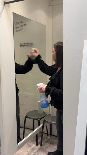 🤫🤫🤫…

•

Välkommen in till oss idag 10.00-18.00😍🛍️

#presentshopenkinnarp #skoshopenkinnarp