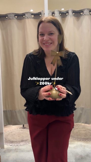 Här kommer lite sista-minuten-tips på klappar under 200kr om du behöver något mer att lägga under granen🎁🎄 Kanske även perfekta klappar om ni ska köra julklappsleken?🤭

Idag har vi öppet till 18.00 och imorgon 23/13 10.00-18.00🌟
VÄLKOMNA❤️

#presentshopenkinnarp #skoshopenkinnarp