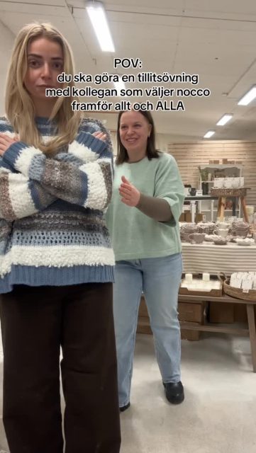 Alltså sättet vi kunde relatera till @icamaxi.hassleholm om den där kollegans nocco-beroende så var vi bara tvungna🤭 

Men till Mickans försvar så var det faktiskt Noccos nya smak som hon blev erbjuden🥳
Nora litar som tur är fortfarande på henne🫡🥹

✨TREVLIG FREDAG BÄSTA GÄNGET✨

#presentshopenkinnarp #skoshopenkinnarp