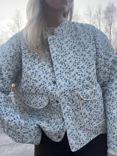 Mitt i rean så fortsätter ju såklart fortfarande vårplaggen att komma in till butiken✨🌼 Som denna otroliga jacka! Hur härlig till våren?🥹💚

Pris: 550kr
Storlek: XS - XL
✨✨✨

#presentshopenkinnarp