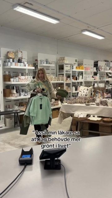 Kanske att det misstolkades exakt vilken typ av ”grönt” läkaren menade…?🫣💚

Ha världens bästa fredag gänget🥹 
Och till er som har snöstorm - kör försiktigt🚗

#presentshopenkinnarp #skoshopenkinnarp