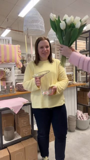 Vi kliver in i tulpanernas tid tillsammans🌷✨🩷

Öppet idag 10-13! MEGAvarmt välkomna🥰

#presentshopenkinnarp #skoshopenkinnarp