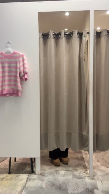 Vi ääääääälskar rosa💗💕💖💘 Så pass mycket att vi har toppar i alla möjliga modeller i färgen✨

Kom in och hitta din favorit👀

Öppet 13-16 idag🛍️

#presentshopenkinnarp