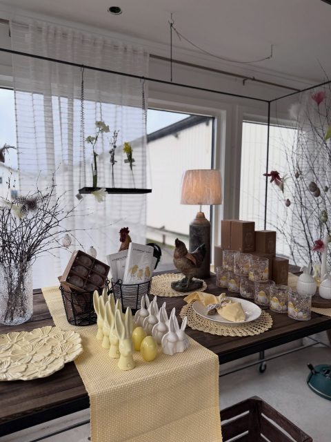 Gänget! 🙌🏻✨🐥

Påsken närmar sig och i helgen fick vår entré en makeover, vi tyckte det blev så fint! 🤩🐣 

Vad tycker du? ✨

#presentshopenkinnarp