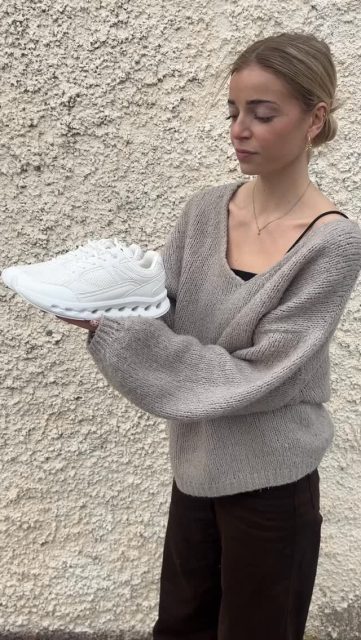 Vita sneakers😮‍💨 ”Går” ju aldrig ur tiden (🥁badum tsss…)
Iallafall we LOVE it👟😍

Priser ser ni i videon📸

#skoshopenkinnarp