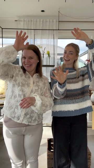 Håll i hatten för i kommande vecka så ska vi fira att våren har anlänt 😎🙌🏻🌼

• Shoppingkväll på Torsdag 26/3
• Vårfest Lördag och Söndag 28/3-29/3

Det blir superfina erbjudanden, utlottningar, liveshopping, extra öppet ✨🤩

Så glöm inte att kika in här hos oss på våra kanaler för att hålla dig uppdaterad under veckan 🤗

Och du, tagga en vän som inte får missa detta 🤩

#presentshopenkinnarp #skoshopenkinnarp