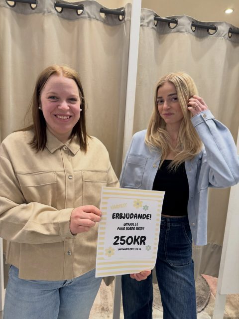 I helgen smäller det - 💥💥💥
Vi firar att det är VÅR 🥳✨🌼

Massa goa erbjudanden som du ser på bilderna, 15% på hela ditt köp (ordinarie pris) när du handlar för minst 300kr (ordinarie pris), gäller både i Presentshopen och Skoshopen!

Vi ses väl i helgen? 🤗🛍️
Lördag 10-14
Söndag 13-16

Liveshopping kl 9 imorgon Lördag 🙌🏻✨

#presentshopenkinnarp #skoshopenkinnarp