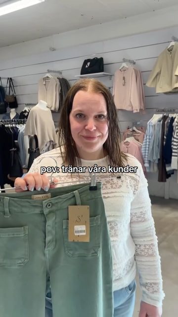 Andra gången gillt för Mickan💦 Nästa gång är det nog faktiskt Noras tur att bli blöt…🤭

#presentshopenkinnarp #skoshopenkinnarp