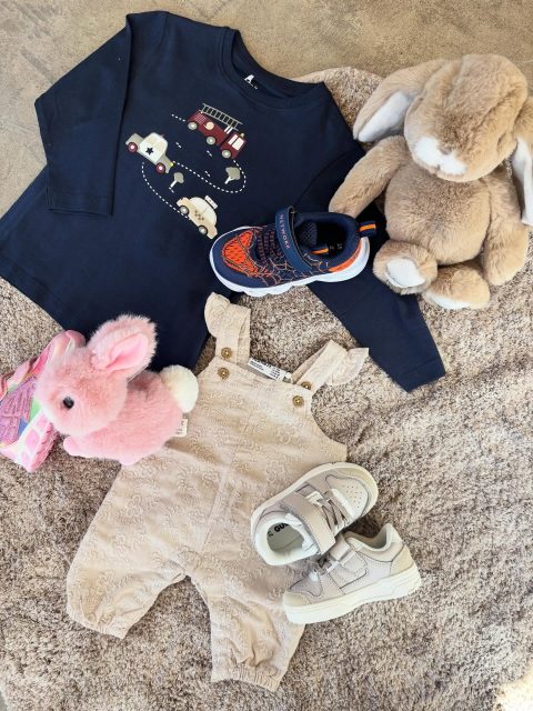 Lite gott och smått från vår barnhörna✨👦🏼👧🏼👋🏼

Plaggen och gosedjuren hittar ni inne i Presentshopen och dojjorna är inne i Skoshopen precis brevid😎

Ha en härlig tisdag☀️

#presentshopenkinnarp #skoshopenkinnarp