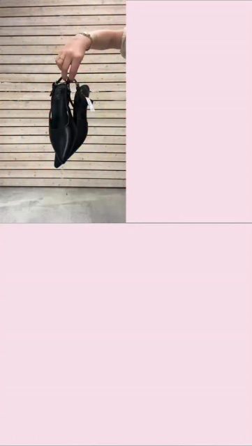 SMACK så får ni 4 olika styles i ert flöde denna måndag🌟✨
Massa härliga plagg som ihopsatt ger lite olika vibes🤩

Priser ser ni i videon📸

#presentshopenkinnarp #skoshopenkinnarp