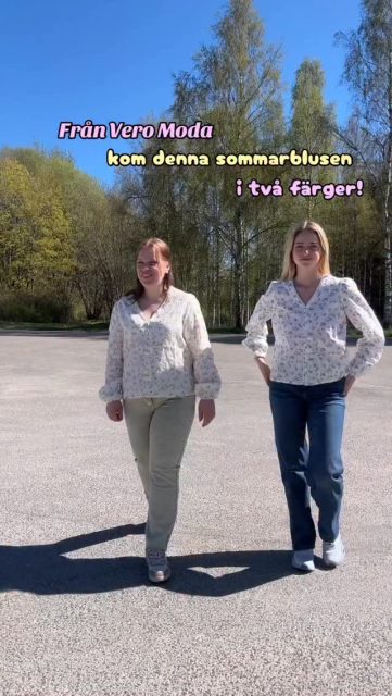 Vi har en ny favoritblus!!🌟👏🏻 
(Eller snarare en av alla favoriter…)🫣

Men alltså HUR FIN var den inte?🥹☀️

Kom i dessa två färger👆🏼
Storlek XS-XL och kostar 450kr💛

#presentshopenkinnarp