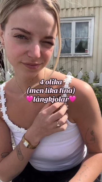 4 modeller på en längre kjol men sammanlagt 10 kjolar i videon - hurdå? JO, dom finns ju i flera färger såklart🩷✨

Alla priser ser ni i videon📸

#presentshopenkinnarp #skoshopenkinnarp