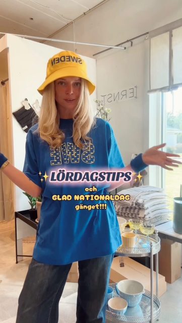 Här händer det en väldans massa på 2,5 minut🤭🫣 
Hoppa in och följ med👋🏼👀

Summa summarum:
•Nora kör solo på lördagstipset för Mickan är.. (ja se efter själva😏)
•Tema BLÅGUL dagen till ära och kanske en liten sång?🧐🎶
•Idag är butiken stängd🇸🇪 Vi ses igen på måndag🩷

#presentshopenkinnarp #skoshopenkinnarp