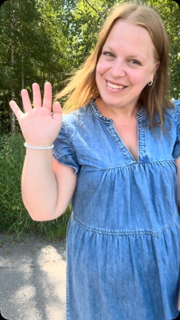 Vi vågar absolut säga att detta är vår nya favoritklänning 😍💙

En helt ljuvlig klänning i mjuk denim från ONLY! 

575kr
XS-XL

Och du, hänger du på stranden och inte hinner in för att haffa din så finns den även i webbshopen så du enkelt kan klicka hem den 🏖️☀️🛍️

#presentshopenkinnarp