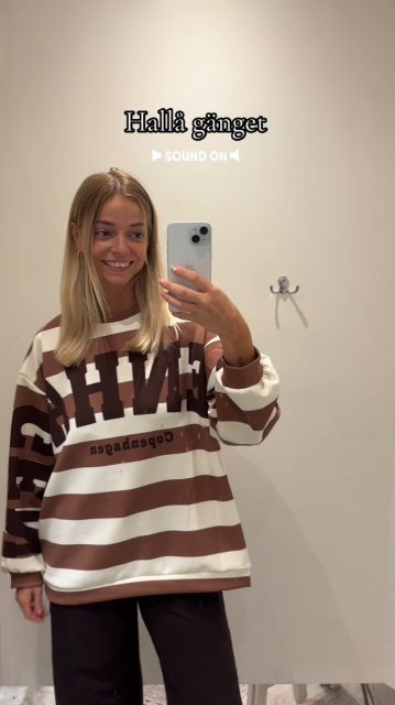 Marta levererar som vanligt med snygga tröjor och här har ni en av nyheterna🤩🍁🍂

Hojta till om ni vill ha pris eller nån annan rolig info om plaggen😛👋🏼

#presentshopenkinnarp