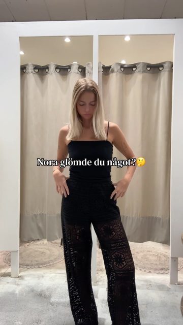 Ny vecka och nya tag🤩 En liiiiite segstartad Nora som till slut fick ihop en outfit🤎✨

Priser hittar ni i videon📸

Nu kör vi måndag gänget🩷👋🏼

#presentshopenkinnarp #skoshopenkinnarp