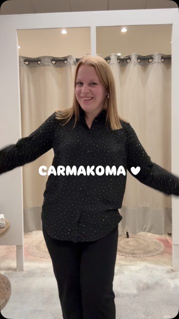 Tänk att det redan är 20 Oktober, snart drar en säsong full av roliga festligheter igång och du kanske vill uppdatera garderoben med en ny blus? ✨

Dessa två kommer från Carmakoma 🖤✨

Mönstrad blus 500kr Storlek 42-54 (Denna upplevde jag lite mindre i storlek)

Glittrig skjorta 525kr Storlek 42-48

Du hittar dom både i butik och webbshop 💌

#presentshopenkinnarp #carmakoma #plussize