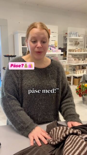 ”Tack för påminnelsen”🤭😉

👋🏼Och hörni! Såhär är det:
- Det är inte av snålhet vi tar betalt för påsen! Utan det handlar om miljön och huruvida påsen verkligen behövs eller inte🥹🛍️🍃🪾

Trevlig fredag på er!🩷

#presentshopenkinnarp #skoshopenkinnarp
