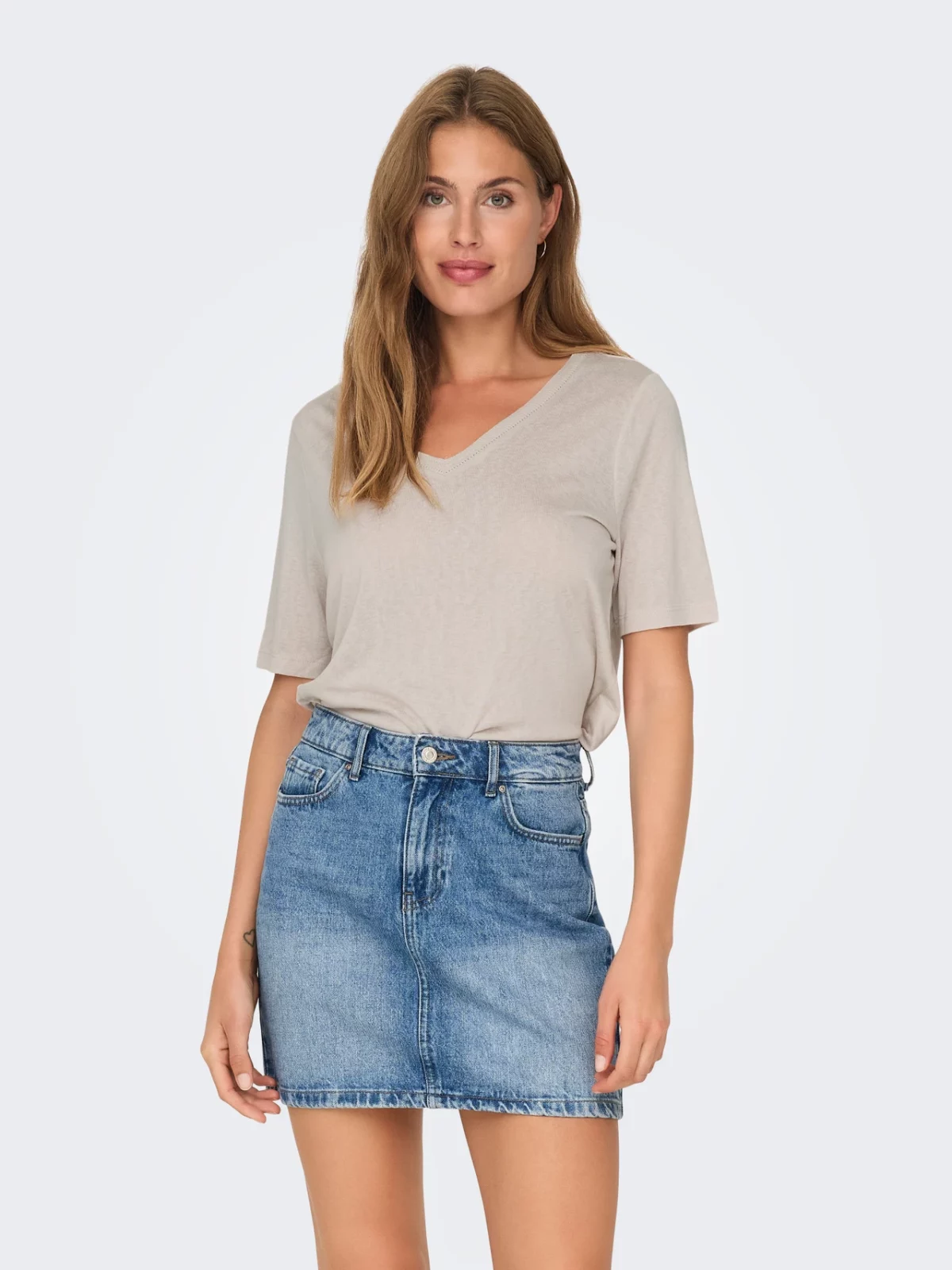 ONLELISE S/S V-NECK TOP Moonbeam