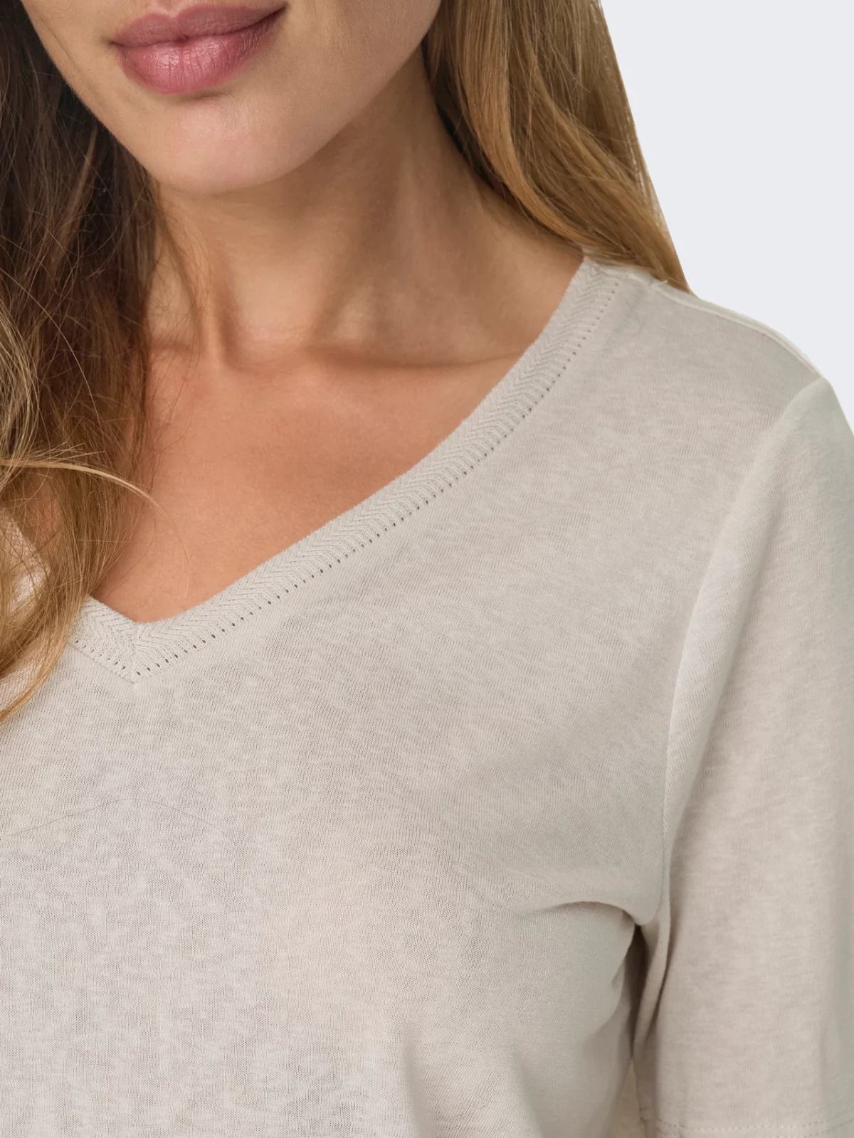 ONLELISE S/S V-NECK TOP Moonbeam