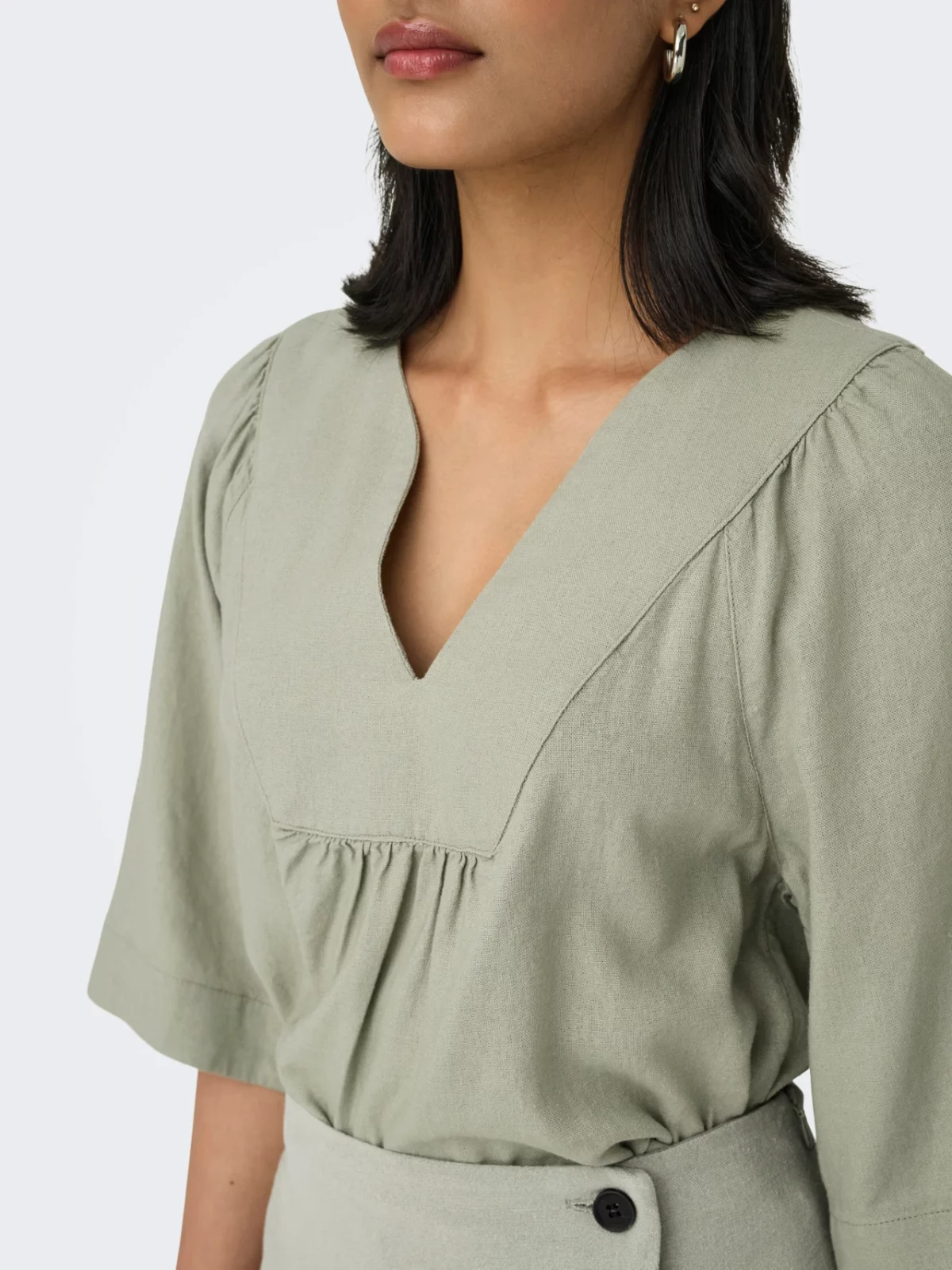 ONLCARO 2/4 V-NECK LINEN TOP Tea - Bild 5