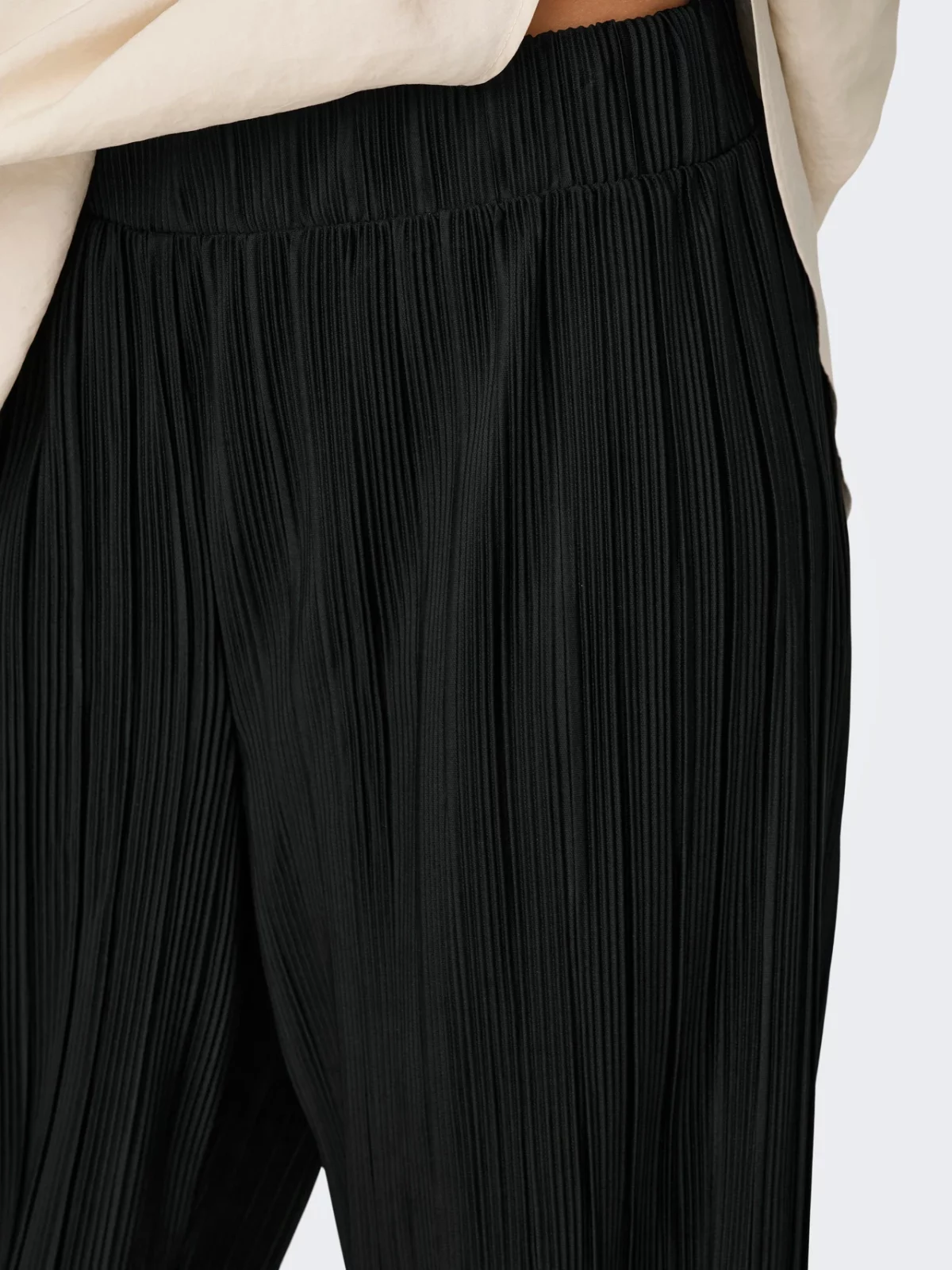 ONLRAVENNA PLISSE PANT Black - Bild 5