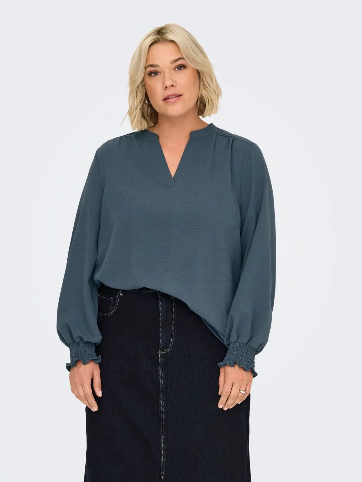CARMETTA LIFE V-NECK TOP Ombre Blue - Bild 3