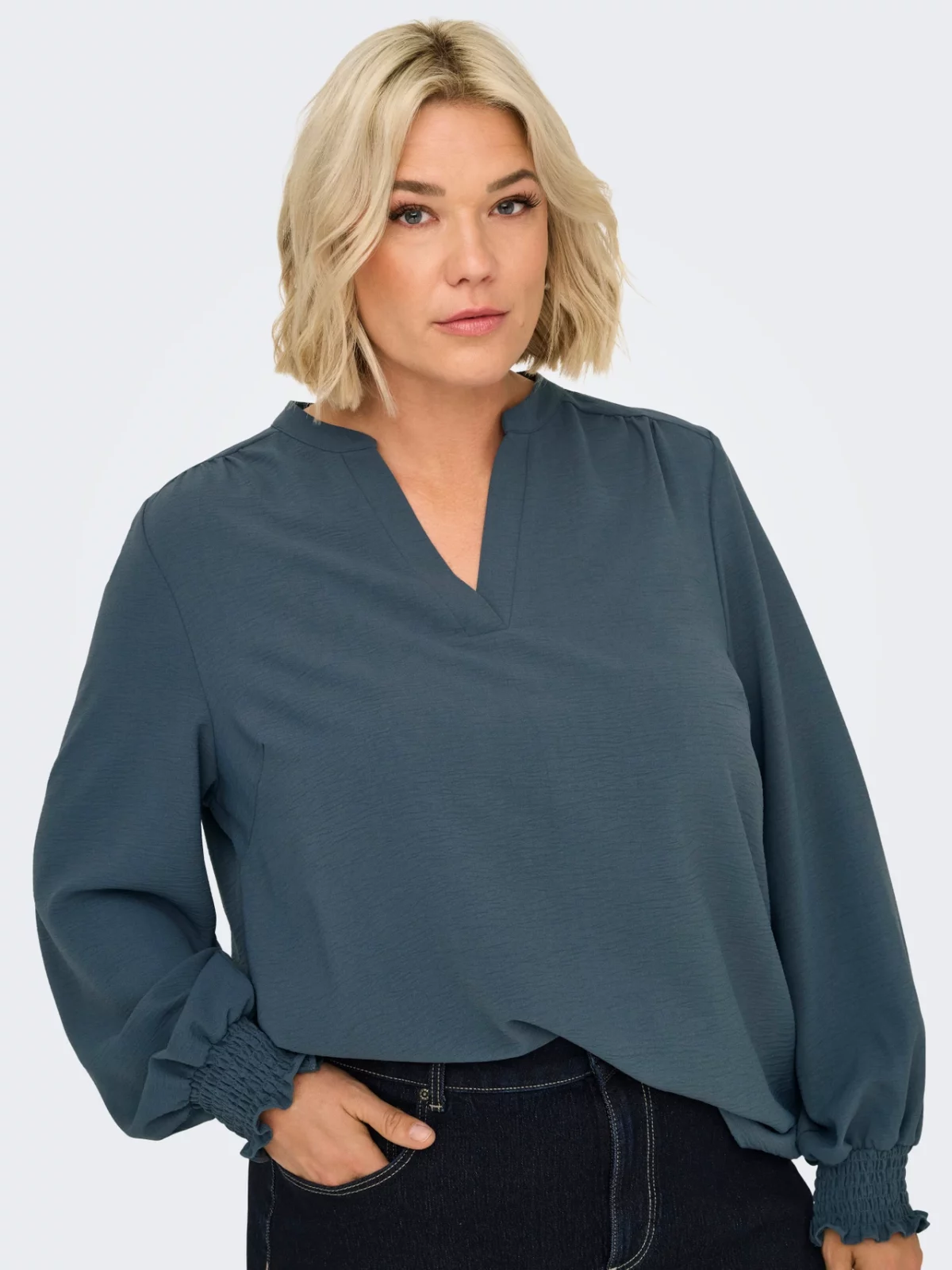 CARMETTA LIFE V-NECK TOP Ombre Blue - Bild 4