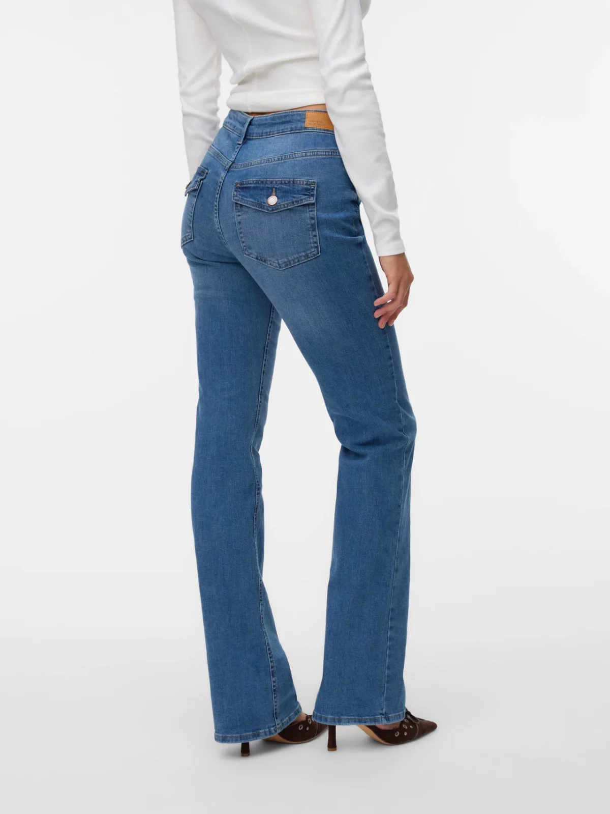 VMFLASH MR FLARED POCKET JEANS Medium Blue Denim - Bild 4