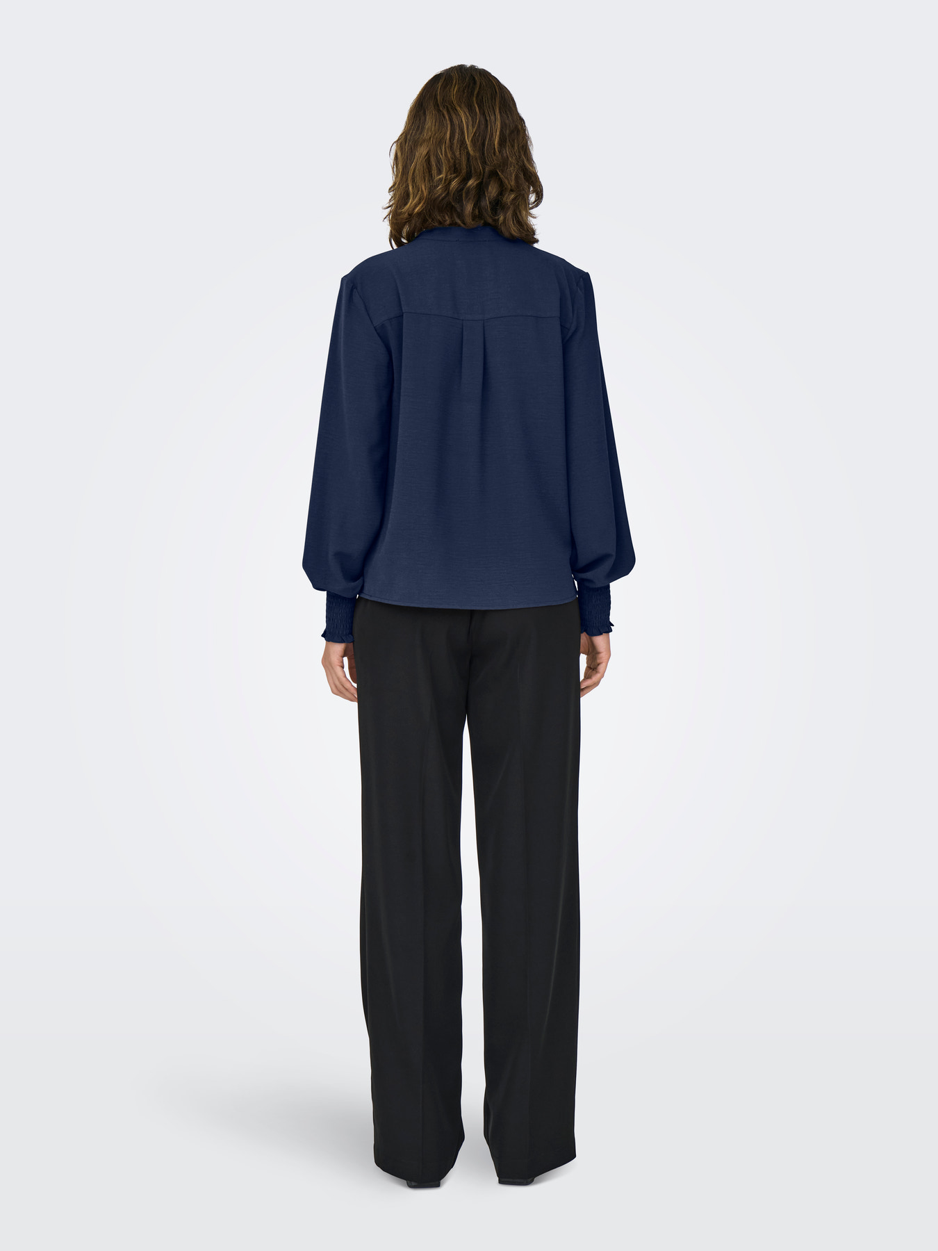 ONLMETTE V-NECK LS SMOCK TOP Naval Academy - Bild 4