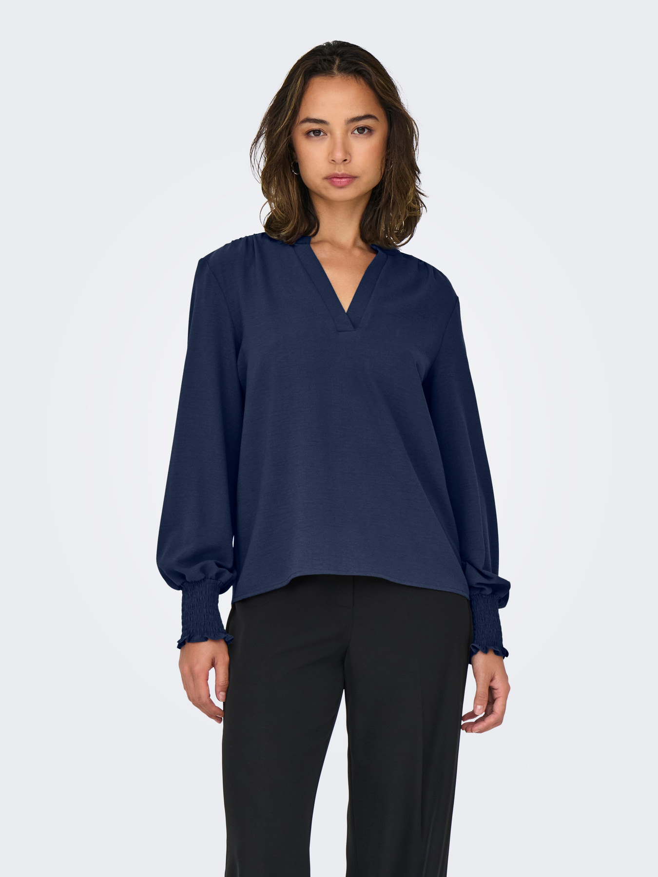 ONLMETTE V-NECK LS SMOCK TOP Naval Academy - Bild 3